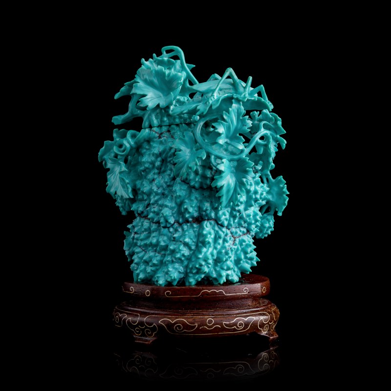 1960-1970年代 綠松石雕花卉蓋瓶（附木座） | A Chinese carved turquoise 'floral' and 'grasshopper' covered vase, 1960s-1970s - 图1