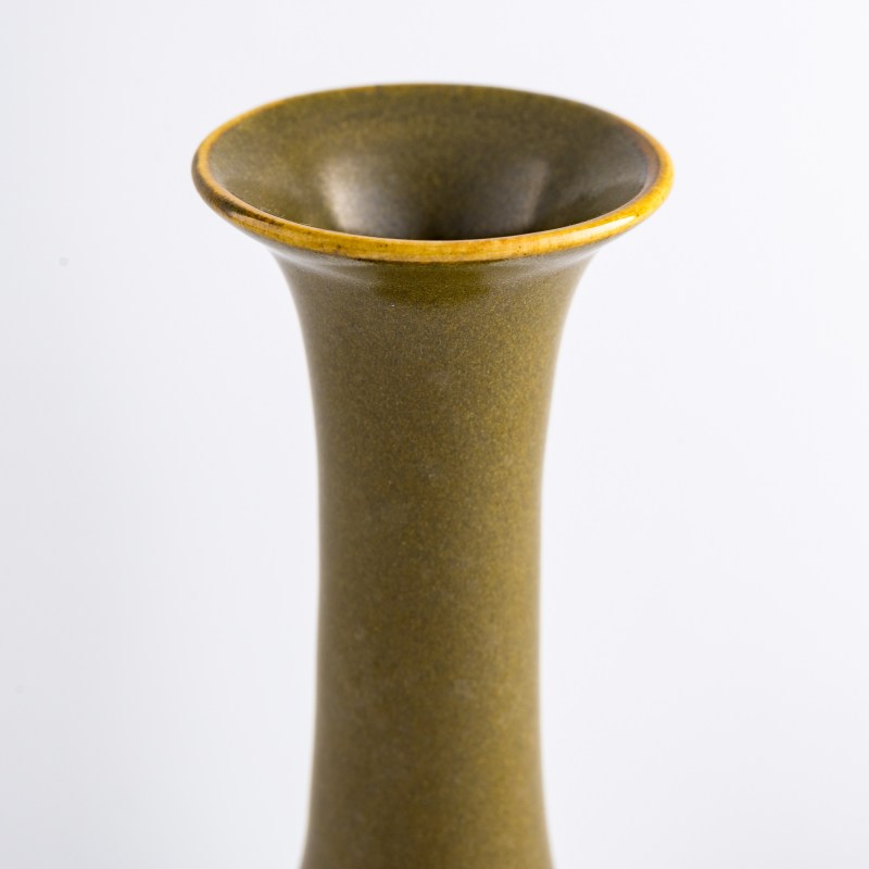 清代 茶葉沫長頸瓶 | A Chinese teadust-glazed bottle vase, Qing dynasty - 图9