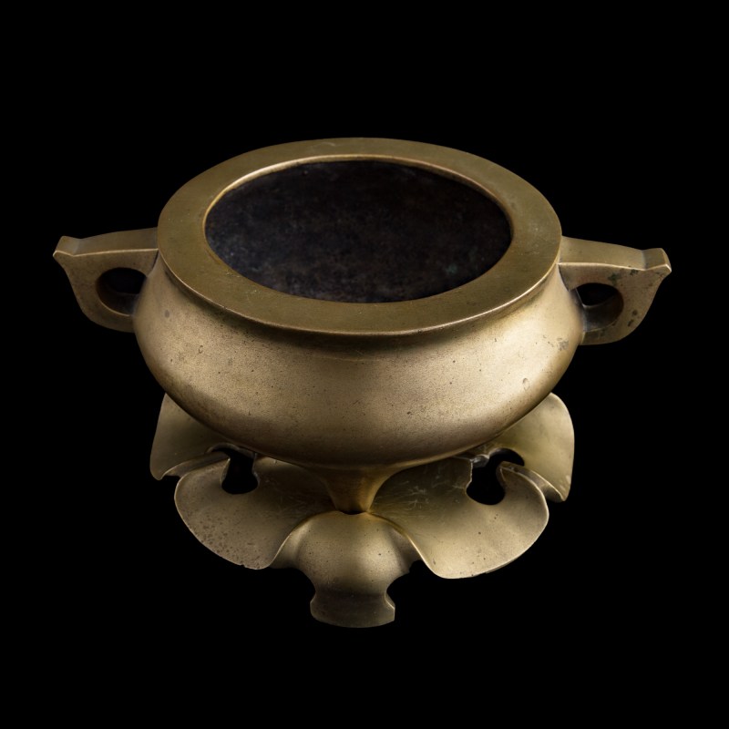 十九世紀 銅押經爐（附原配銅座） | A Chinese bronze 'yajing' censer, 19th century - 图5