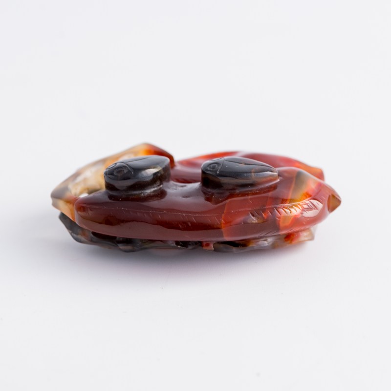 十八世紀 瑪瑙巧雕豆莢形佩 | A Chinese carved agate bean pod-form pendant, 18th century - 图6