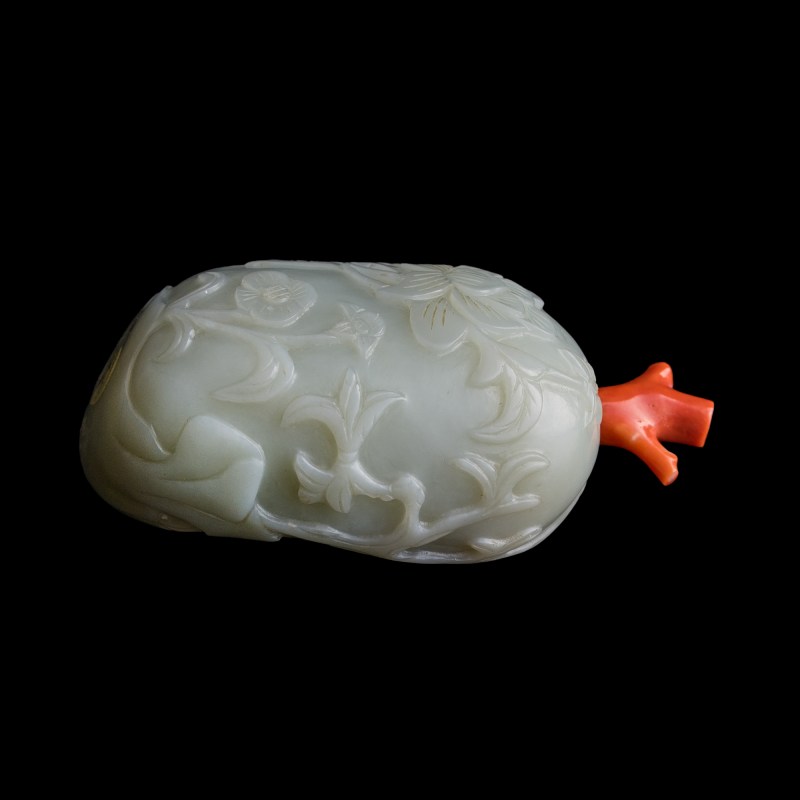 清代 白玉雕花卉瓜形鼻烟壺 | A Chinese white jade melon-form floral snuff bottle, Qing dynasty - 图3