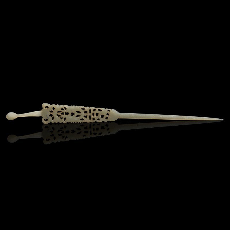 十九世紀 玉發簪 | A Chinese jade hairpin, 19th century - 图2