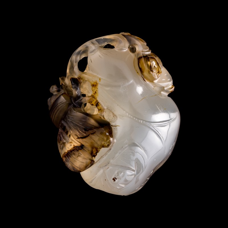 十九世紀早 瑪瑙巧雕蟬挂墜 | A Chinese agate 'cicada' pendant, early 19th century - 图7
