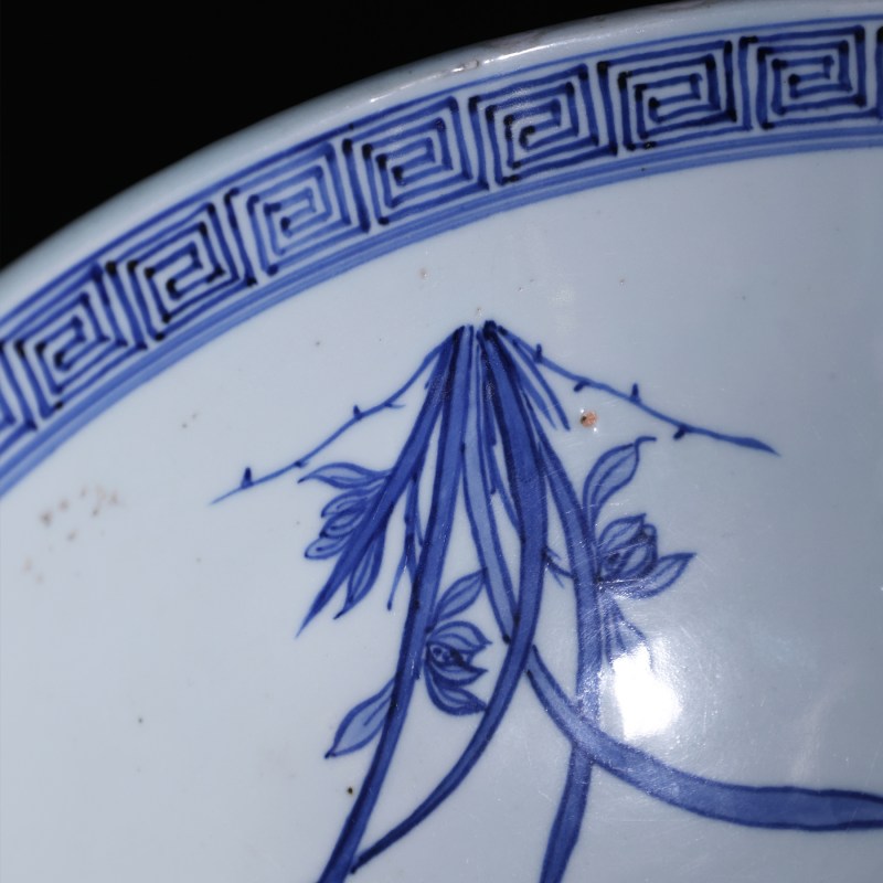 明崇祯 青花供石图大碗 - 图5
