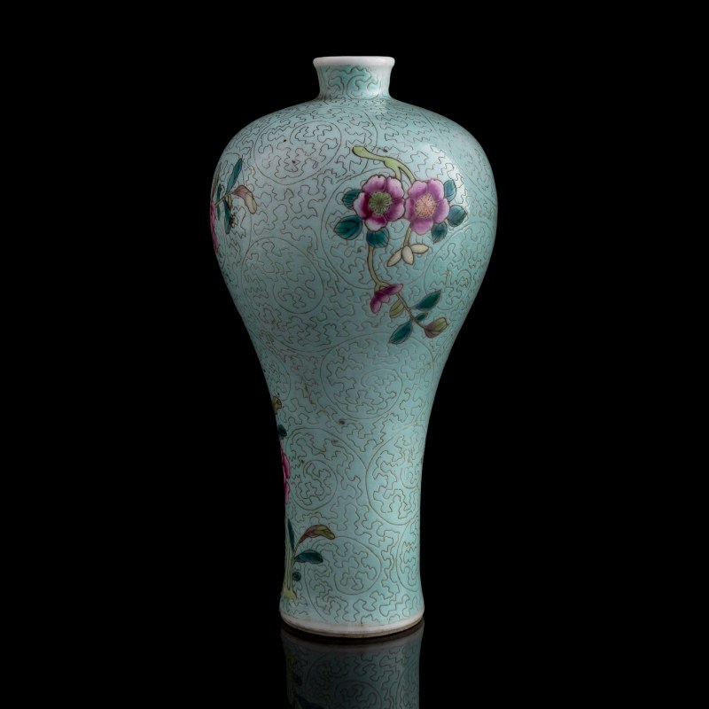 清代 軋道粉彩花卉梅瓶 | A Chinese sgraffiato famille rose floral meiping vase, Qing dynasty - 图2