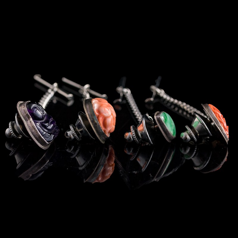 民國 珊瑚、翡翠及紫晶吊墜四件 | Four Chinese coral, jadeite and amethyst pendants, Republic period - 图3