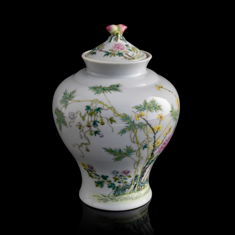 民國 粉彩花鳥蓋罐一對 | A pair of Chinese famille rose bird and flower jars, Republic period - 图10