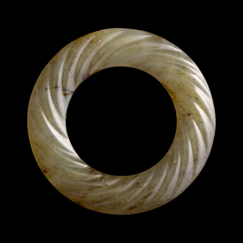 明代或更早 玉絞絲環 | A Chinese twisted-rope jade ring, Ming dynasty or earlier - 图2