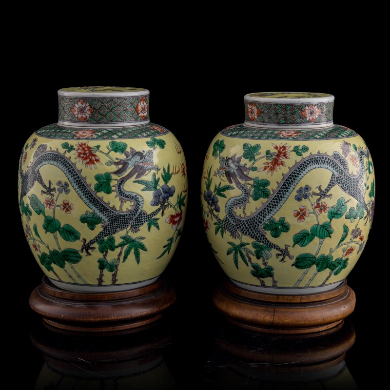 十九世紀晚 黃地五彩龍紋蓋罐一對 | A pair of Chinese yellow-ground wucai dragon covered jars, late 19th century - 图3