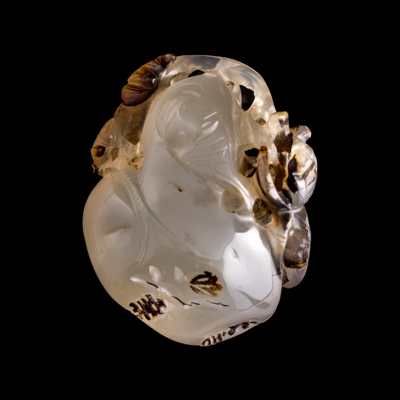 十九世紀早 瑪瑙巧雕蟬挂墜 | A Chinese agate 'cicada' pendant, early 19th century - 图8