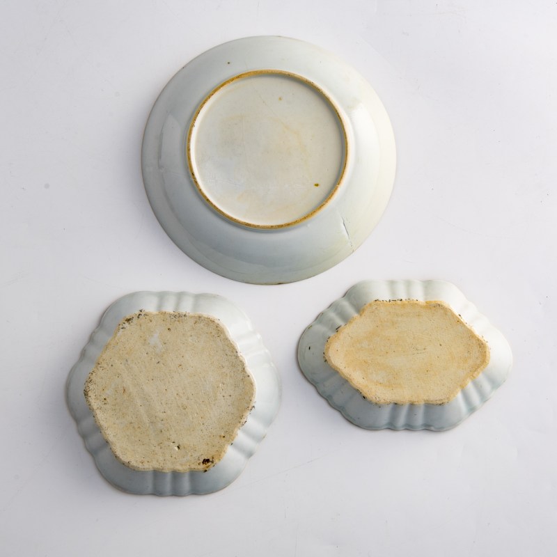 十九世紀早 外銷錦地描金開窗粉彩人物茶具一組 | A set of Chinese export brocade-pattern-ground famille rose tea ware, early 19th century - 图16