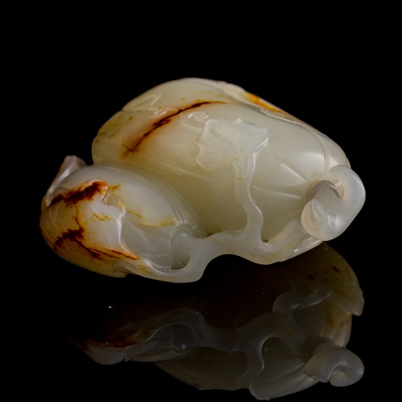 十八世紀 白玉雕瓜形鼻烟壺 | A Chinese white jade melon-form snuff bottle, 18th century - 图6