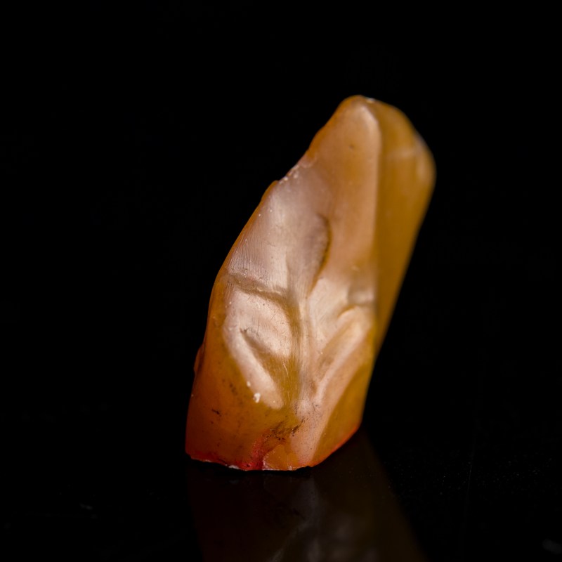 清代/民國 可能田黃雕螭龍印章 | A Chinese 'chilong' seal, possibly Tianhuang stone, Qing dynasty/Republic period - 图2