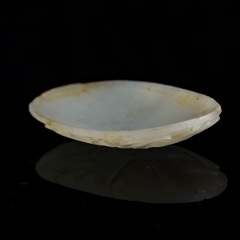 十九世紀 白玉雕佛手瓦頭 | A Chinese white jade 'Buddha's hand' plaque, 19th century - 图4