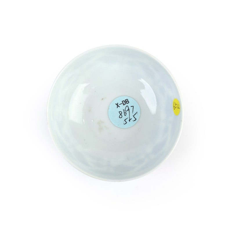 清宣统 青花折枝莲纹卧足杯 - 图5