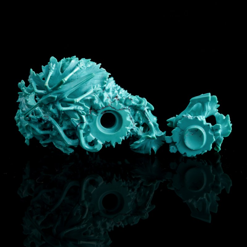 1960-1970年代 綠松石雕花卉蓋瓶（附木座） | A Chinese carved turquoise 'floral' and 'grasshopper' covered vase, 1960s-1970s - 图8