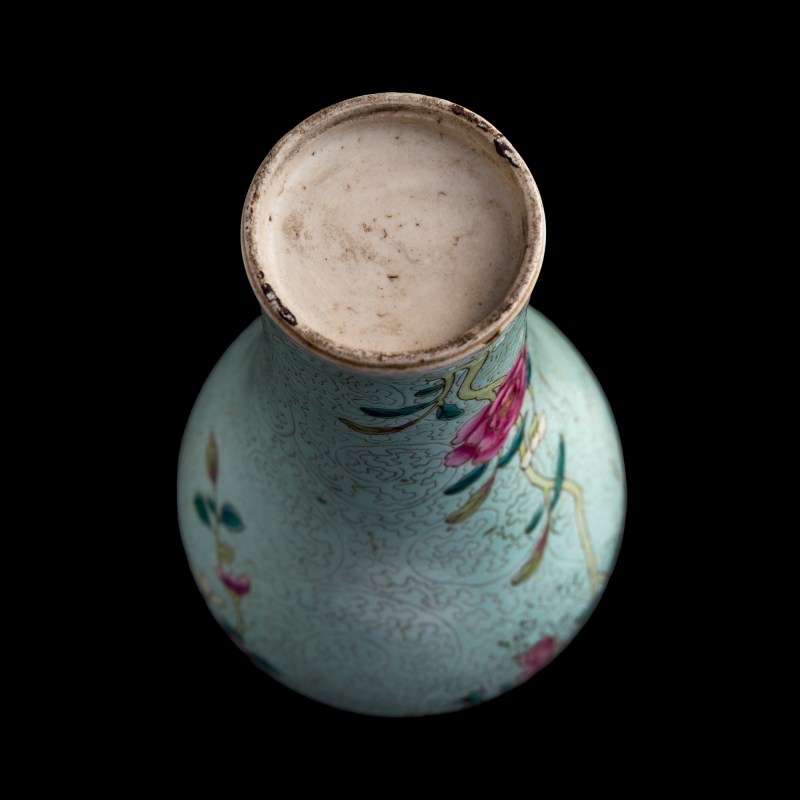 清代 軋道粉彩花卉梅瓶 | A Chinese sgraffiato famille rose floral meiping vase, Qing dynasty - 图7