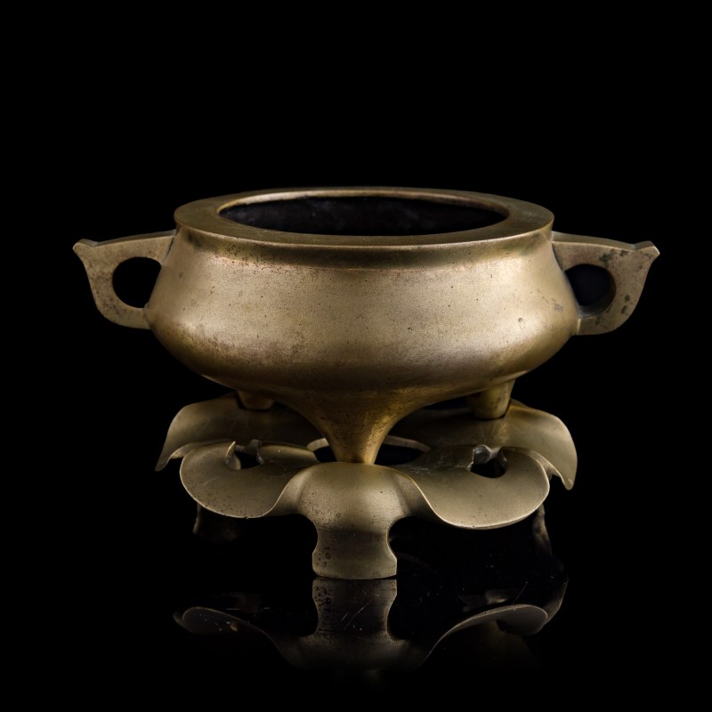 十九世紀 銅押經爐（附原配銅座） | A Chinese bronze 'yajing' censer, 19th century