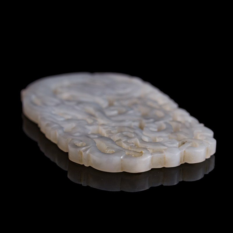 十八/十九世紀 白玉透雕螭龍佩 | A Chinese white jade openwork 'chilong' pendant, 18th/19th century - 图3