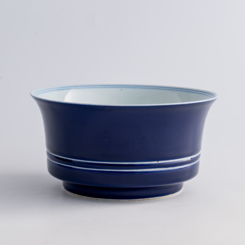 清雍正 霽藍釉弦紋盉碗 | A Chinese sacrificial-blue-glazed ribbed he-form bowl, Yongzheng period, Qing dynasty - 图3