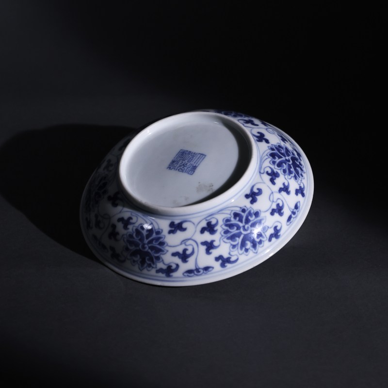 清道光 青花缠枝莲纹盘 - 图4