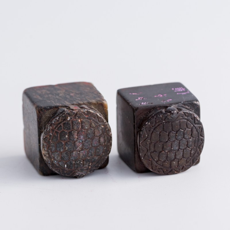 明代 文彭款龜鈕玉印兩方 | Two Chinese jade tortoise-finial seals, attributed to Wen Peng, Ming dynasty - 图6