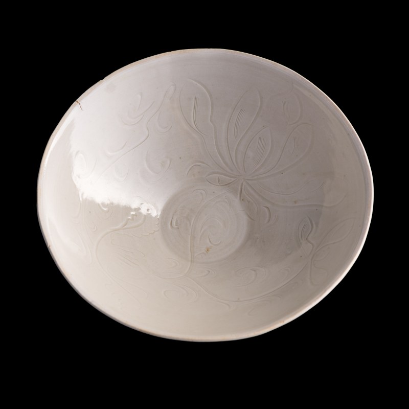 宋代 定窑刻花碗 | A Chinese carved Ding bowl, Song dynasty - 图1