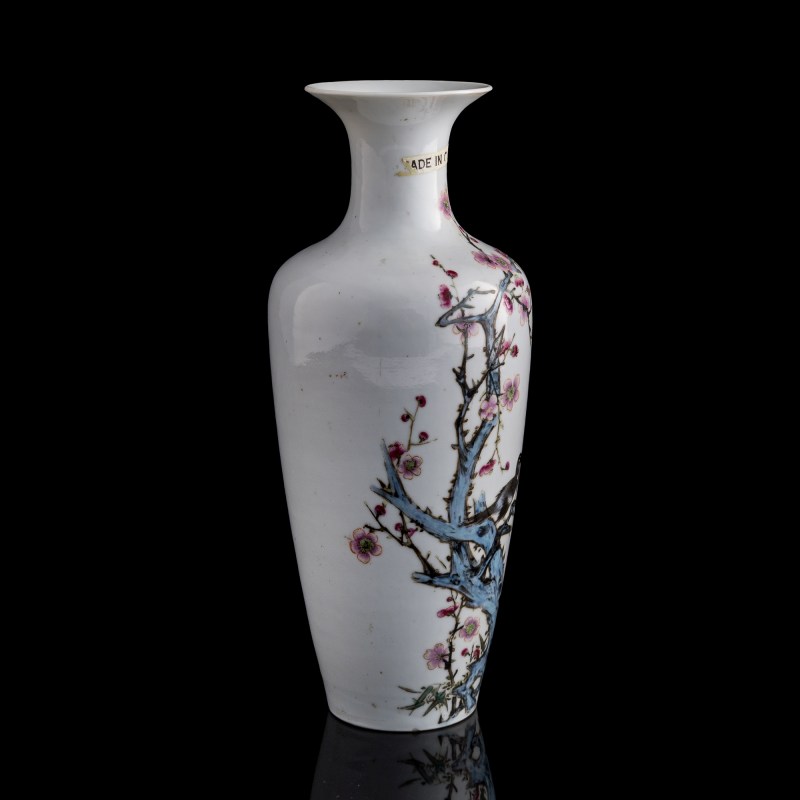 民國 粉彩喜鵲登梅瓶 | A Chinese famille rose 'Magpies and Prunus' vase, Republic period - 图4