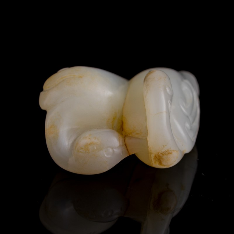 十八世紀 白玉鴛鴦挂墜 | A Chinese white jade mandarin duck-form ornament, 18th century - 图6