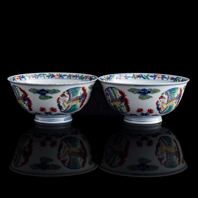 清康熙 瑞麓山房款青花五彩團鳳紋碗一對（附原配木盒） | A pair of Chinese blue and wucai 'phoenix' bowls, Kangxi period, Qing dynasty - 图5