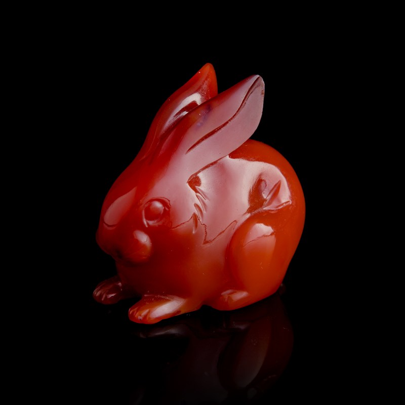 十八世紀 瑪瑙臥兔 | A Chinese agate carving of a rabbit, 18th century - 图1