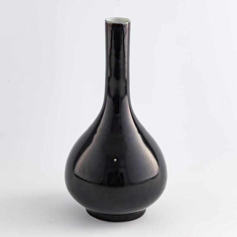 清代 烏金釉膽瓶 | A Chinese black-glazed danping vase, Qing dynasty - 图3