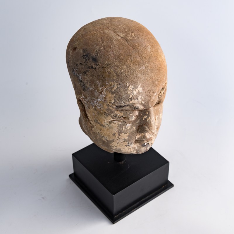 宋代或更早 石雕佛頭（附座） | A Chinese carved stone Buddha head, Song dynasty or earlier - 图7
