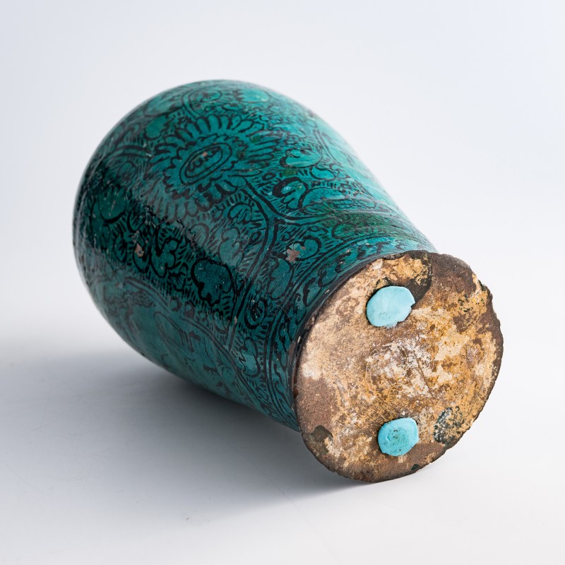 元代/明代 磁州窑孔雀綠釉黑彩纏枝牡丹紋梅瓶（附盒） | A Chinese Cizhou peacock-green-glazed meiping vase, Yuan/Ming dynasty - 图7