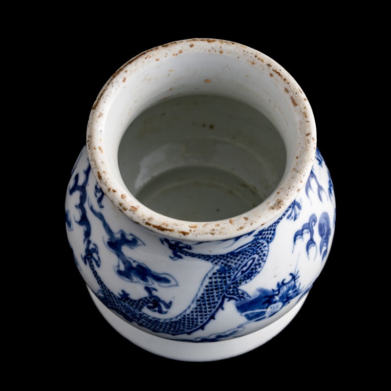 十九世紀 青花龍紋幾座 | A Chinese blue and white 'dragon' base, 19th century - 图6