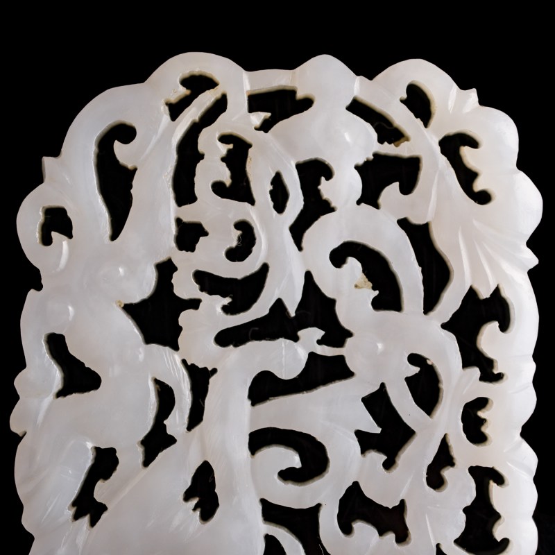 十八/十九世紀 白玉透雕螭龍佩 | A Chinese white jade openwork 'chilong' pendant, 18th/19th century - 图5