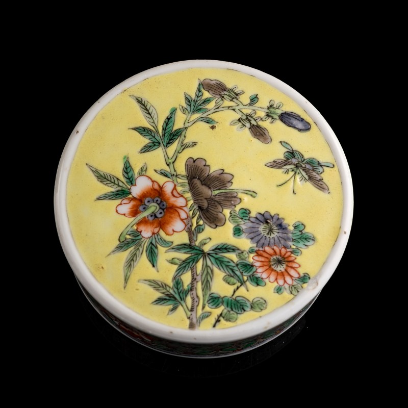 十九世紀晚 黃地五彩龍紋蓋罐一對 | A pair of Chinese yellow-ground wucai dragon covered jars, late 19th century - 图8
