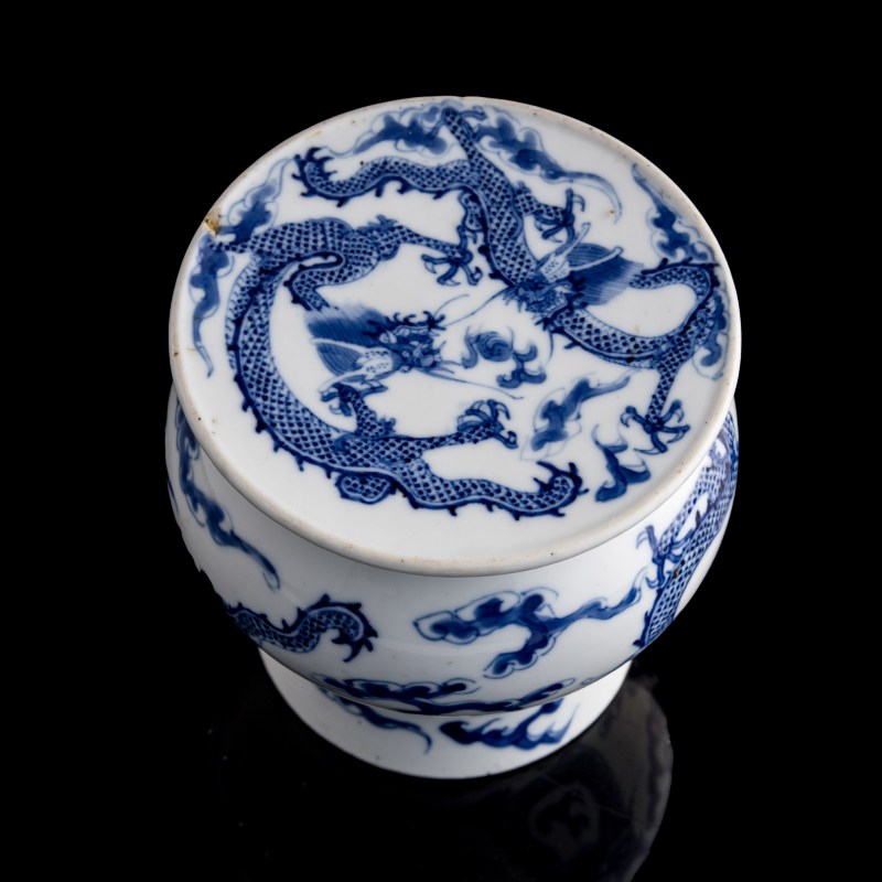 十九世紀 青花龍紋幾座 | A Chinese blue and white 'dragon' base, 19th century - 图7