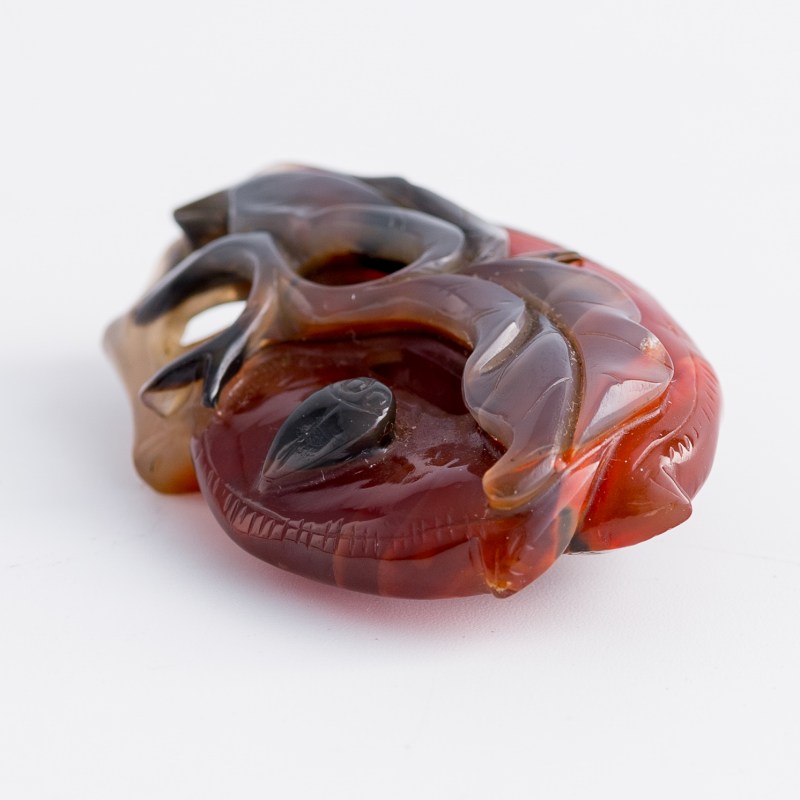 十八世紀 瑪瑙巧雕豆莢形佩 | A Chinese carved agate bean pod-form pendant, 18th century - 图7