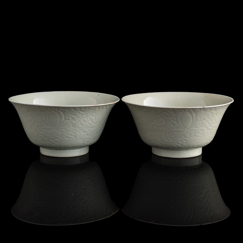 清康熙 青釉劃花碗一對 | A pair of Chinese incised celadon bowls, Kangxi period, Qing dynasty - 图1