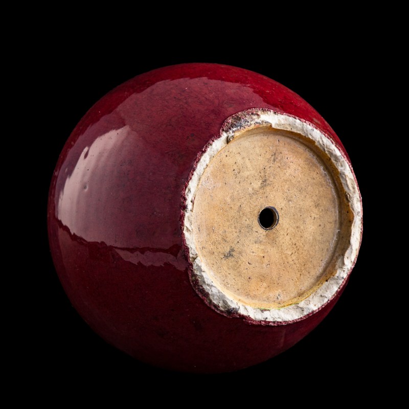 十九世紀早 紅釉天球瓶（附木座） | A Chinese red-glazed tianqiuping vase, early 19th century - 图7