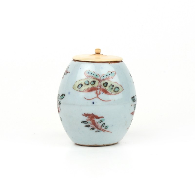 明崇祯 五彩花蝶纹小茶叶罐