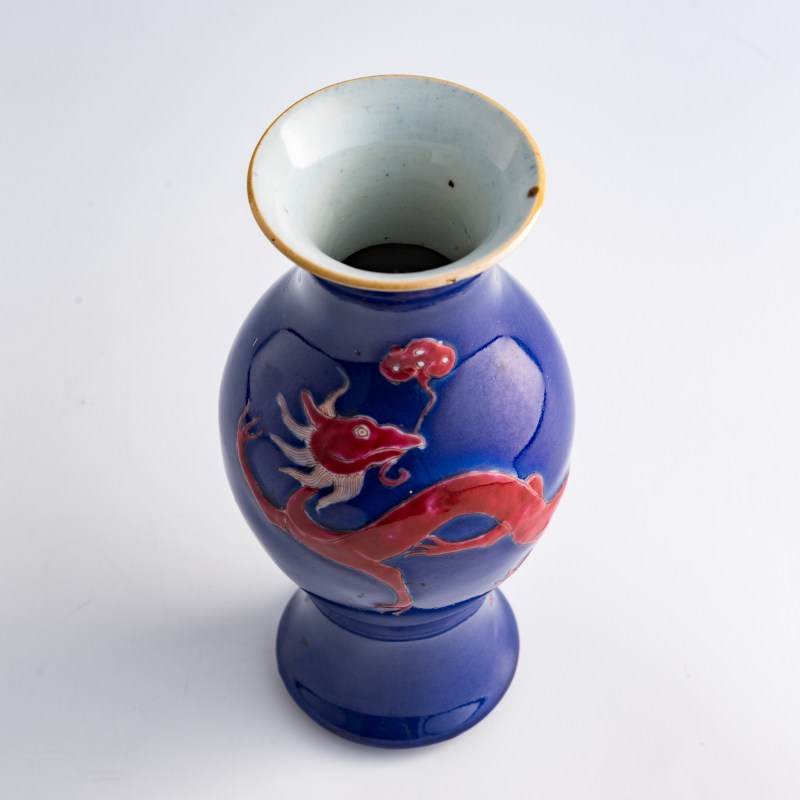 十九世紀 霽藍釉礬紅龍紋瓶 | A Chinese blue-glazed iron-red 'dragon' vase, 19th century - 图5