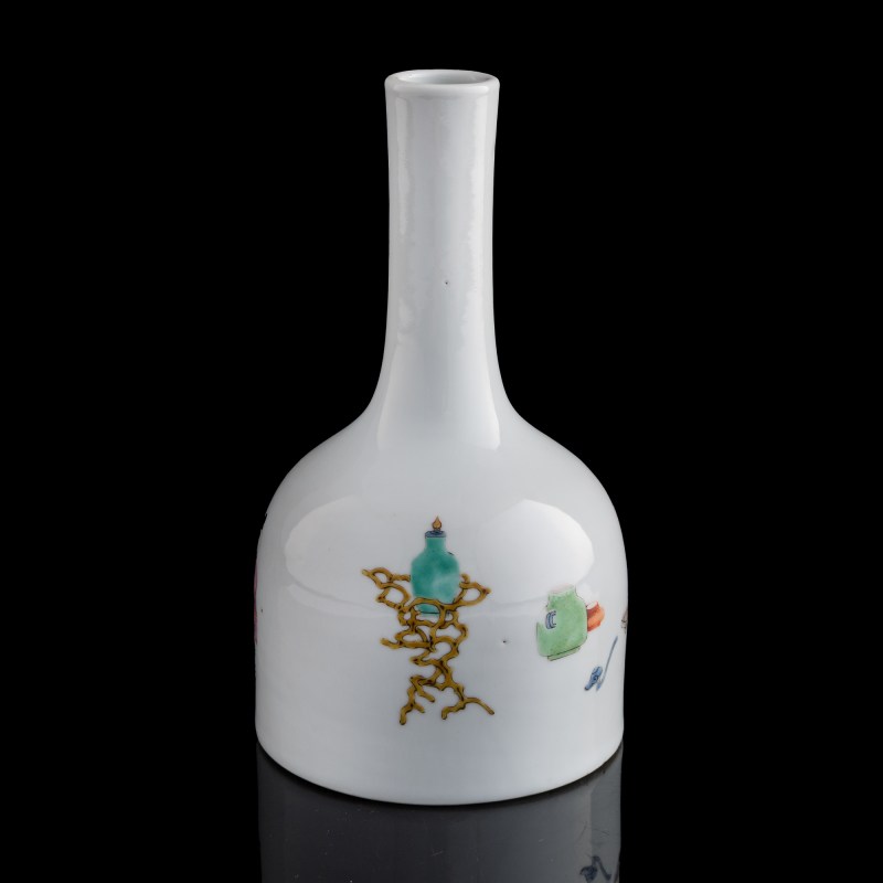 清雍正 粉彩仕女搖鈴尊 | A Chinese famille rose bell-shaped zun, Yongzheng period, Qing dynasty - 图3