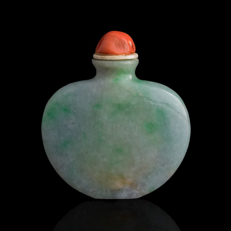 清代 翡翠鼻烟壺 | A Chinese jadeite snuff bottle, Qing dynasty