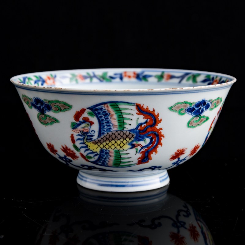 清康熙 瑞麓山房款青花五彩團鳳紋碗一對（附原配木盒） | A pair of Chinese blue and wucai 'phoenix' bowls, Kangxi period, Qing dynasty - 图8