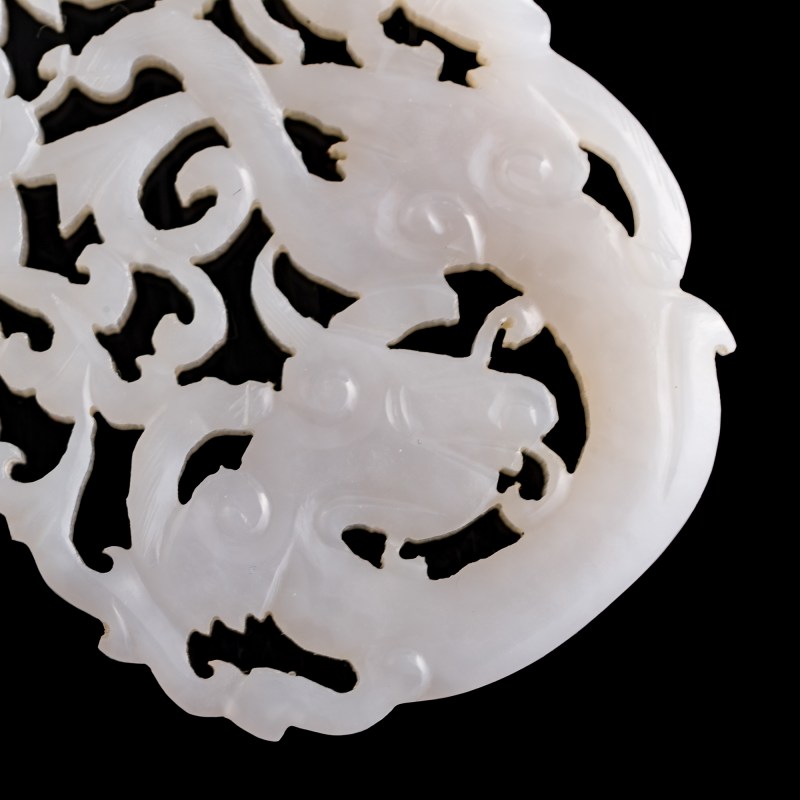 十八/十九世紀 白玉透雕螭龍佩 | A Chinese white jade openwork 'chilong' pendant, 18th/19th century - 图6