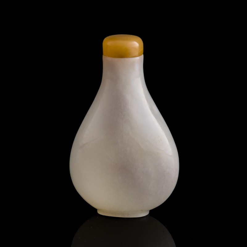 十九世紀早 白玉留皮鼻烟壺 | A Chinese white jade russet-skin snuff bottle, early 19th century - 图3