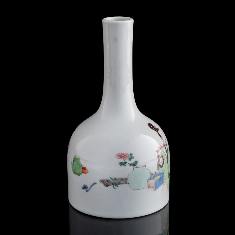 清雍正 粉彩仕女搖鈴尊 | A Chinese famille rose bell-shaped zun, Yongzheng period, Qing dynasty - 图4