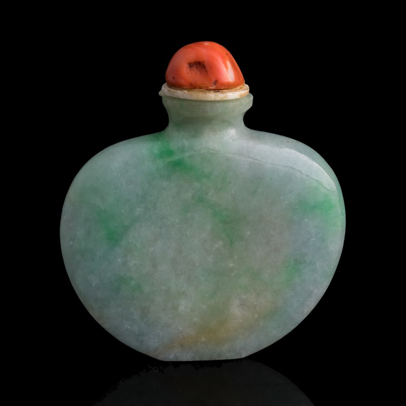 清代 翡翠鼻烟壺 | A Chinese jadeite snuff bottle, Qing dynasty - 图3